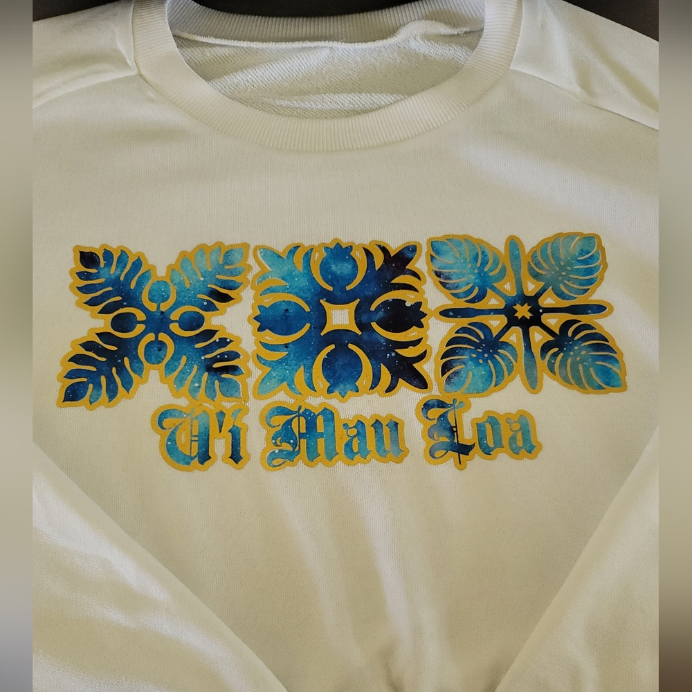 White Crop Sweater Hawaiian Quilt Design